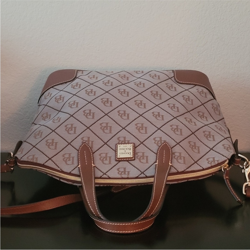 Dooney and Bourke Maxi Quilt Large
Gabriella EUC - Picture 9 of 16